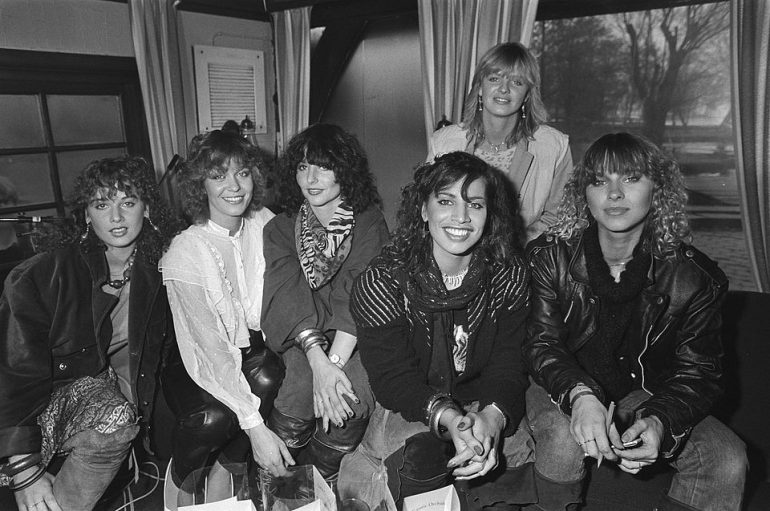 Dolly Dots – Love Me Just a Little Bit More (1983) Flashback Tuesday – Meidenglamour met een discobeat