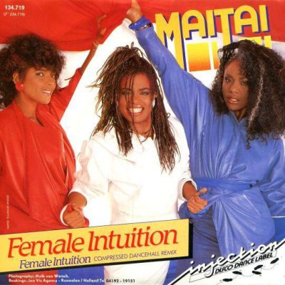 Mai Tai – Female Intuition (1986) Flashback Tuesday – Dansbare twijfel met een soulvolle ondertoon In 1986 bracht het Nederlandse discotrio Mai Tai hun grootste hit uit: Female Intuition. Het nummer, geschreven door Eric van Tijn en Jochem Fluitsma, is een funky ode aan vrouwelijke intuïtie, verlangen en zelfbescherming. De combinatie van soulvolle zang, een strakke beat en een onweerstaanbaar refrein maakte het tot een klassieker.